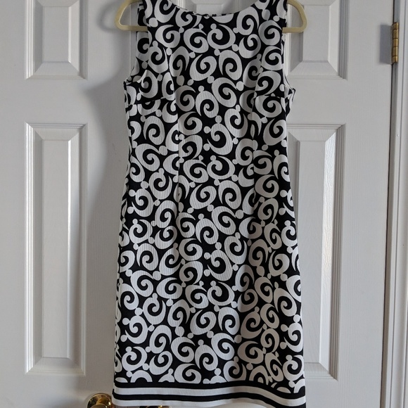 Black and White Sheath Dress - Picture 1 of 3